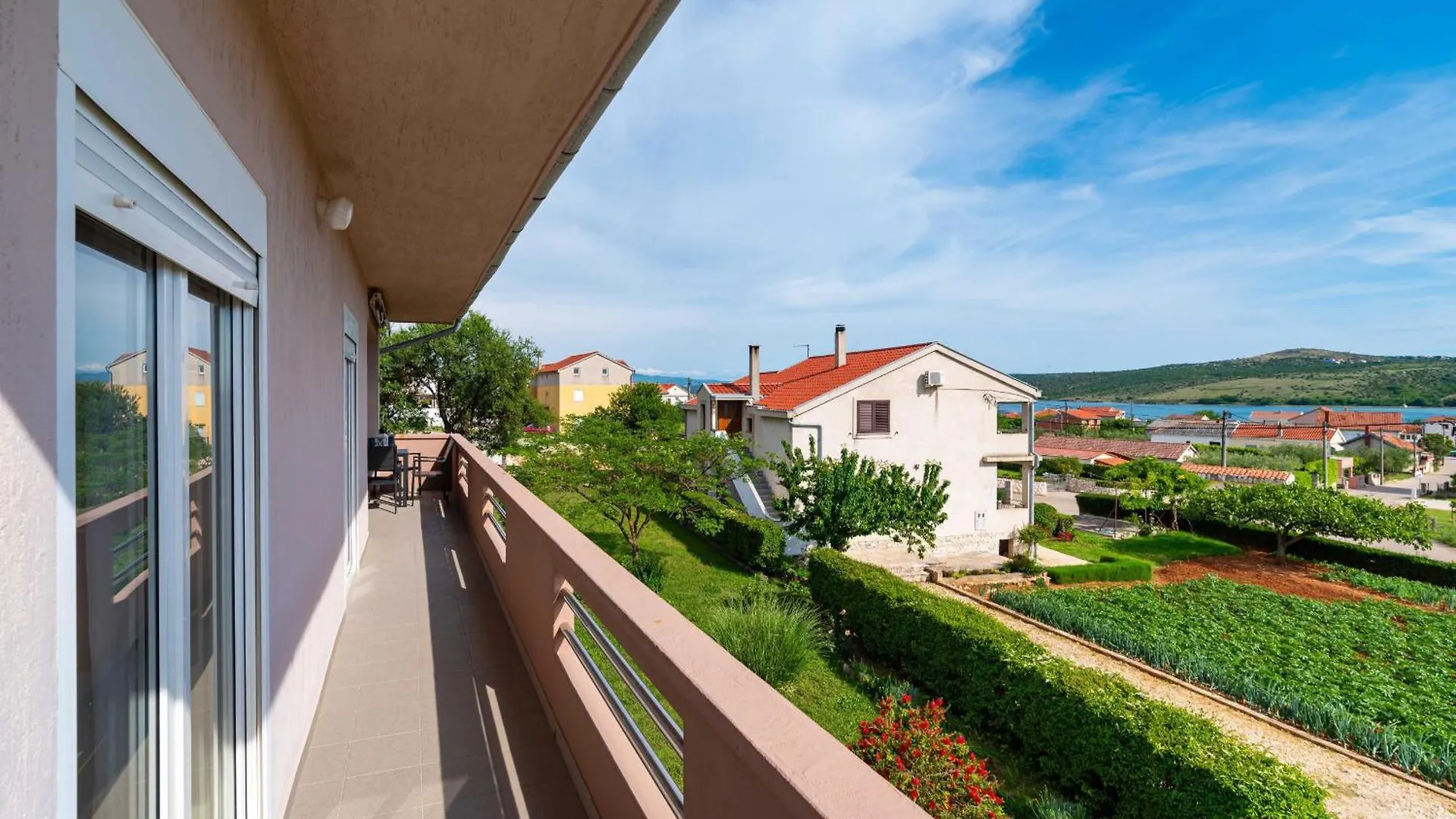 My Dalmatia - Sea View Apartment Nika With Private Parking Posedarje